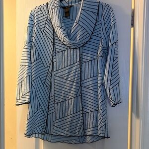 Ali Miles Blue and Black Textured Top